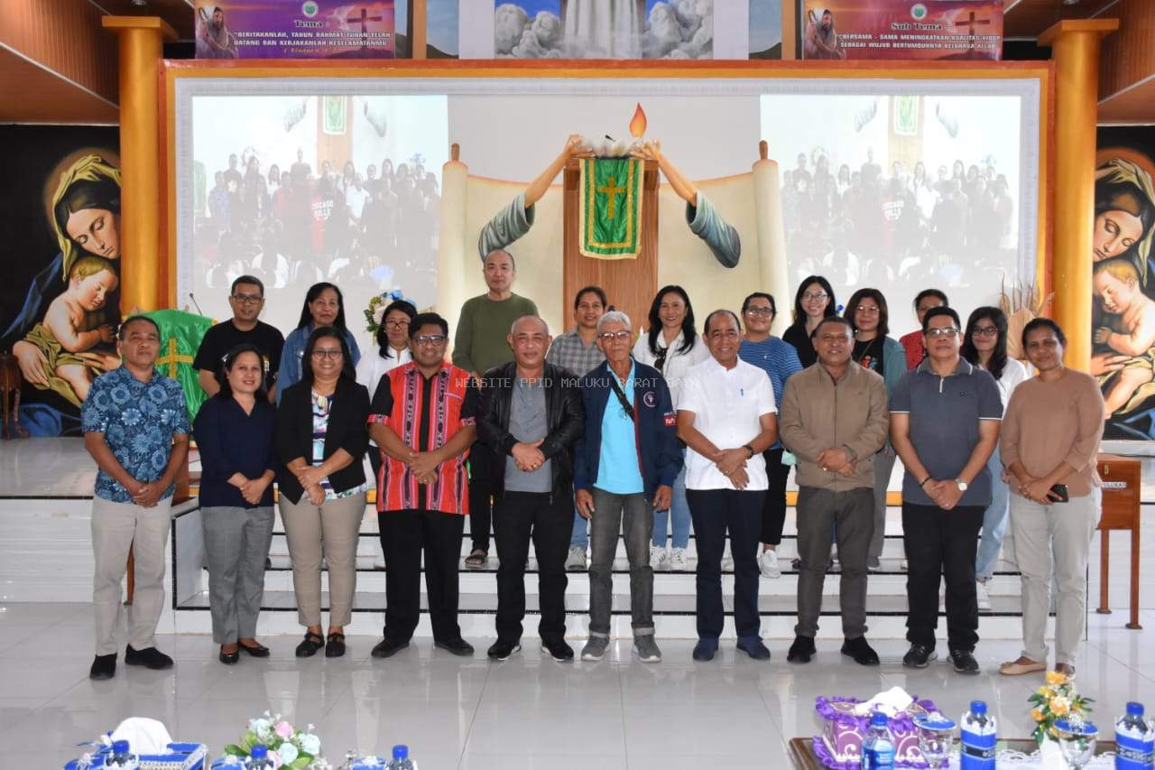 BUPATI APRESIASI PELAYANAN KESEHATAN GRATIS YAYASAN INA AMA GPM